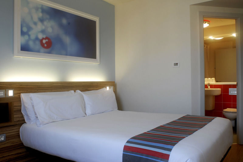 Travelodge London Central City Road Ngoại thất bức ảnh